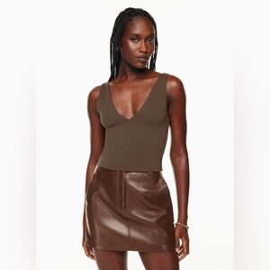 Aritzia Babaton Contour V-Neck Tank